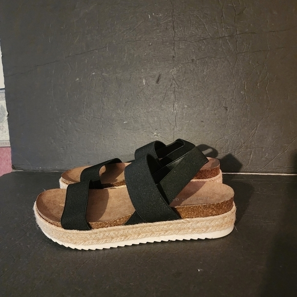 Madden Girl Black Cassie Espadrille Sandals Size 11M NWOB - Picture 2 of 9